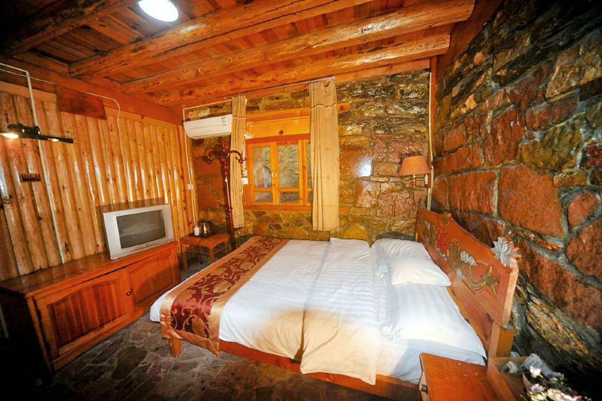 Tiger Leaping Gorge Sean'S Spring Guesthouse Shangri-La Quarto foto
