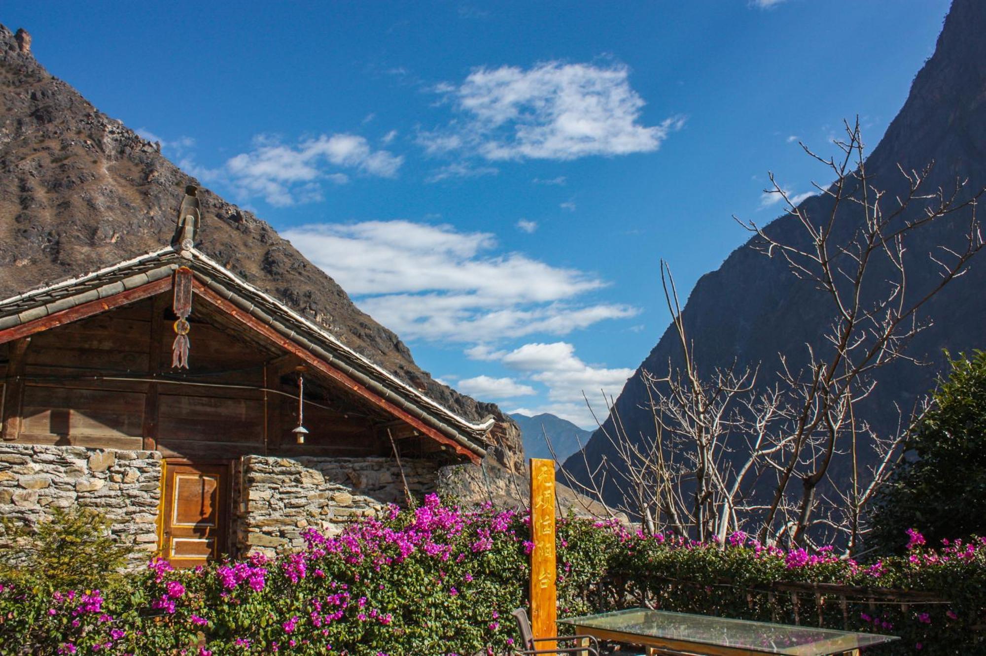 Tiger Leaping Gorge Sean'S Spring Guesthouse Shangri-La Exterior foto