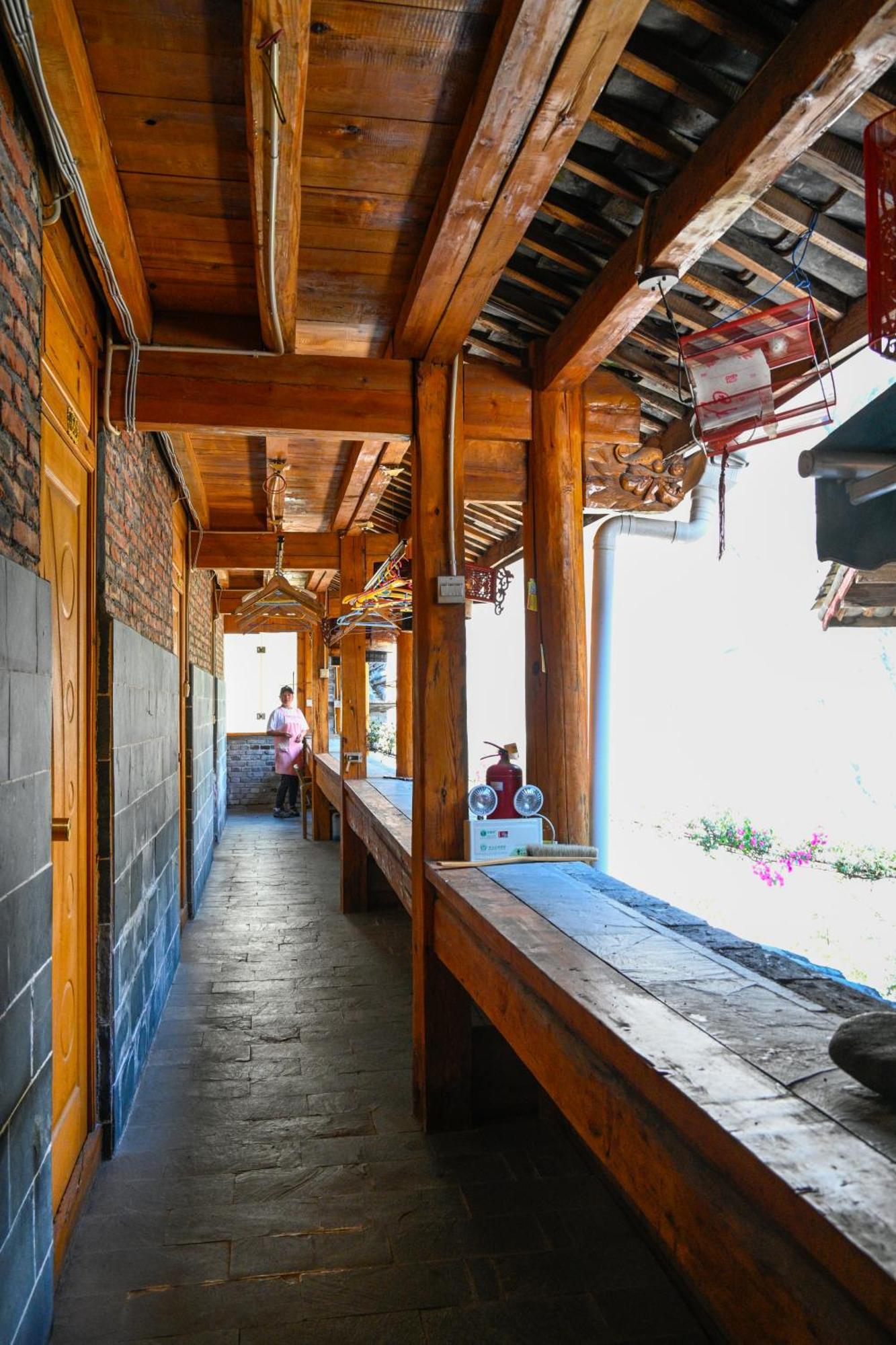 Tiger Leaping Gorge Sean'S Spring Guesthouse Shangri-La Exterior foto