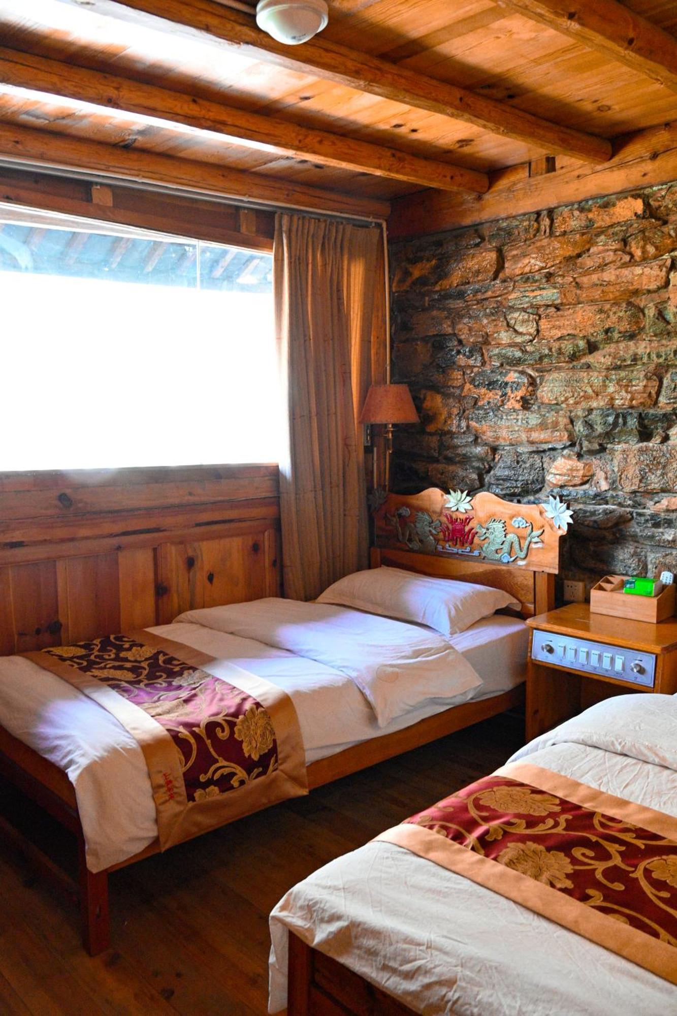 Tiger Leaping Gorge Sean'S Spring Guesthouse Shangri-La Quarto foto