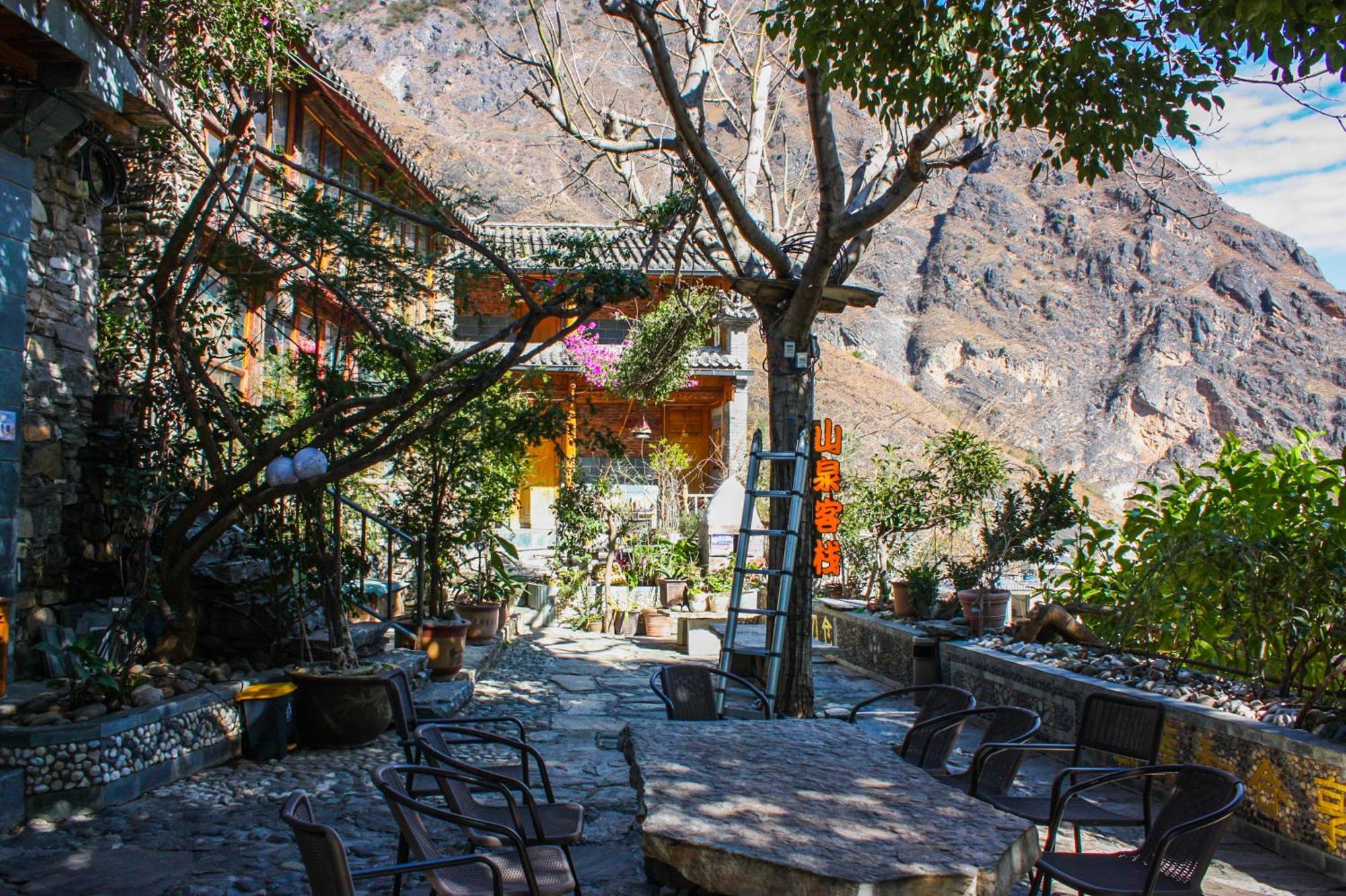 Tiger Leaping Gorge Sean'S Spring Guesthouse Shangri-La Exterior foto